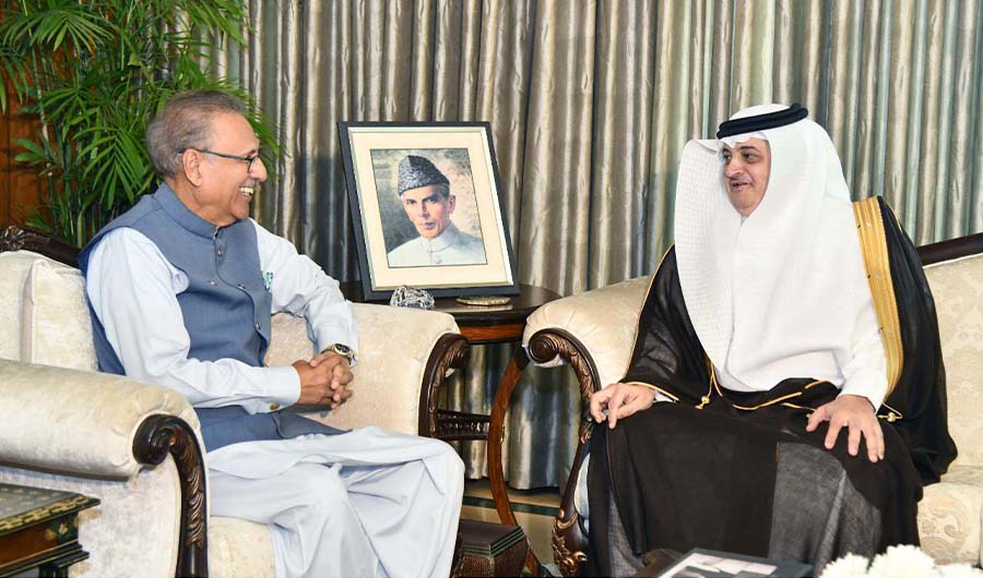 Pakistan's President Dr. Arif Alvi meets Saudi ambassador Nawaf bin Saeed Al-Malki in Islamabad on May 17, 2022. (PID)