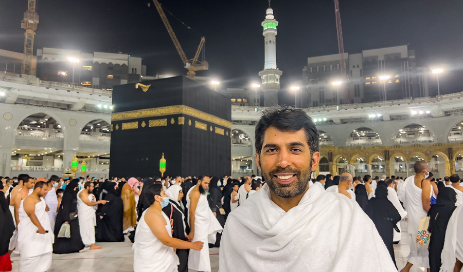 Pakistani biker and vlogger Abrar Hassan, who traveled to Saudi Arabia from Pakistan on a motorbike, photographed during the Umrah pilgrimage in Makkah, Saudi Arabia, on April 6, 2022. (Courtesy: Abrar Hassan)