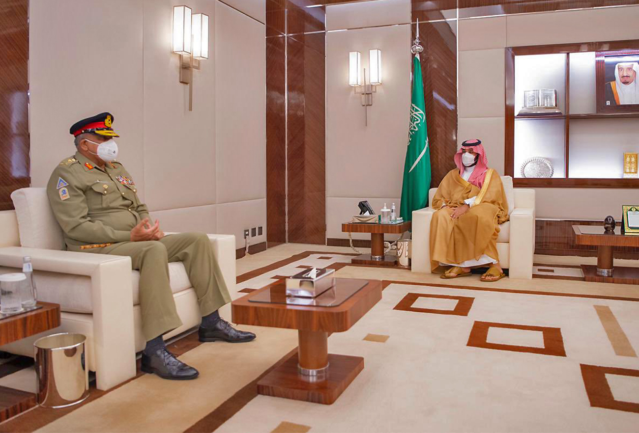 Pakistan's army chief, General Qamar Javed Bajwa (left) meets Saudi Arabia’s Crown Prince Mohammed bin Salman in Jeddah, Saudi Arabia, on May 7, 2021. (Photo courtesy: SPA/File)