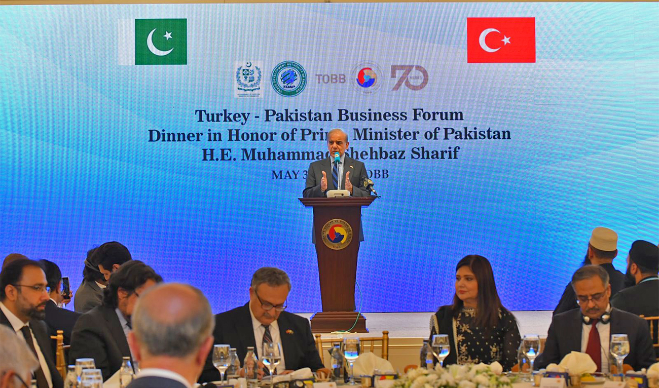 Pakistan premier Shehbaz Sharif addresses the Pakistan-Turkey Business Council Forum in Ankara, Turkey, on May 31, 2022. (PID)