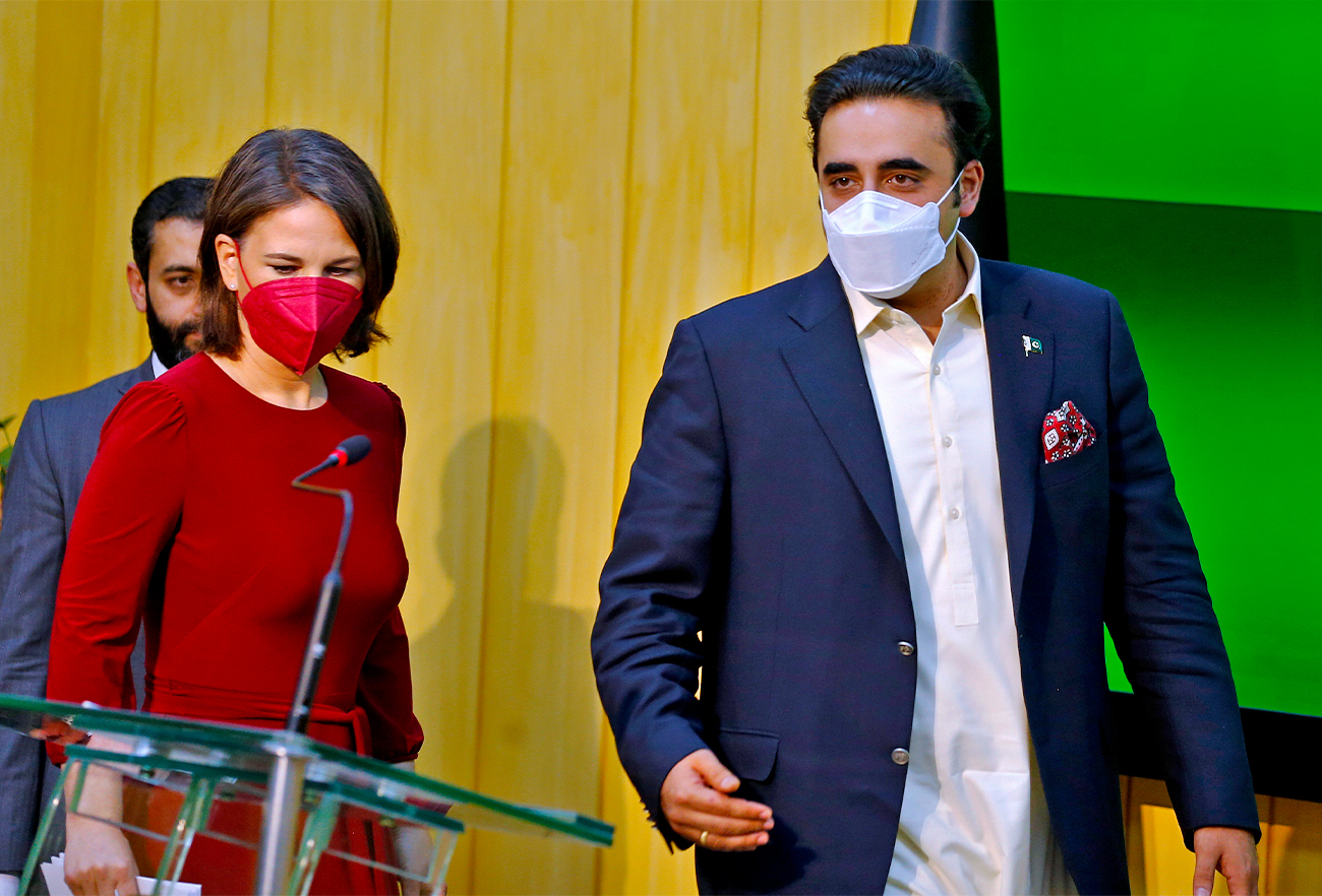 German Foreign Minister Annalena Baerbock, left, and her Pakistani counterpart Bilawal Bhutto Zardari arrive for a press conference after their meeting in Islamabad, Pakistan, on June 7, 2022. (AP)