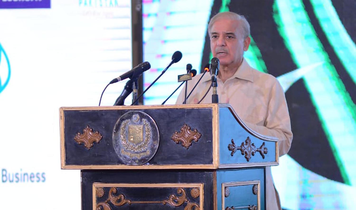 Pakistan Prime Minister Shehbaz Sharif addressing the Pre-Budget Business Conference in Islamabad on June 7, 2022. (PID)