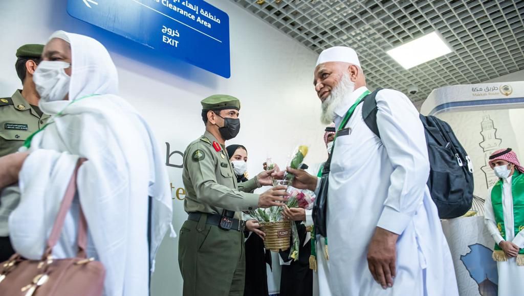 The first batch of Hajj 2022 pilgrims from Pakistan arrive in Madinah on Wednesday through a dedicated “Makkah Route” lounge at Islamabad airport. (Supplied)