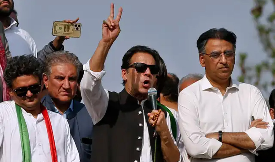 Pakistan's former Prime Minister Imran, center, addresses during an anti government rally, in Islamabad, Pakistan, Thursday, May 26, 2022. (AP)