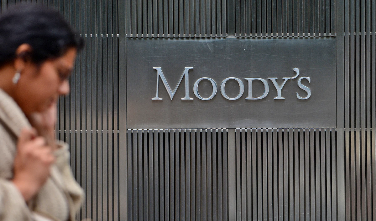 A sign for Moody's rating agency is displayed at the company headquarters in New York, US, on September 18, 2012. (AFP/File)
