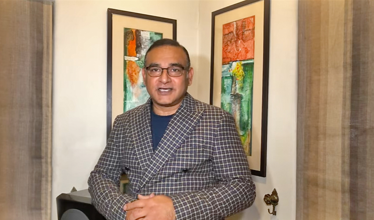 Former Pakistan captain Aamir Sohail speak on his Youtube channel on January 6, 2022. (Screengrab form Youtube channel – Aamir Sohail)