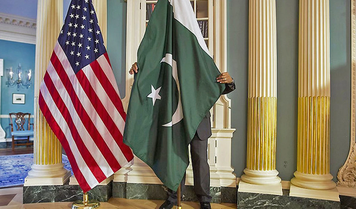 A State Department contractor adjust Pakistan national flag before a meeting at the State Department in Washington, US, on February 19, 2015. (REUTERS/File)