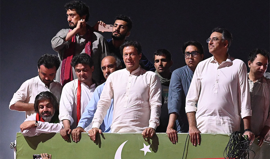 Ousted Pakistan's prime minister Imran Khan (C) leads a rally in Islamabad early on May 26, 2022. (AFP/FILE)