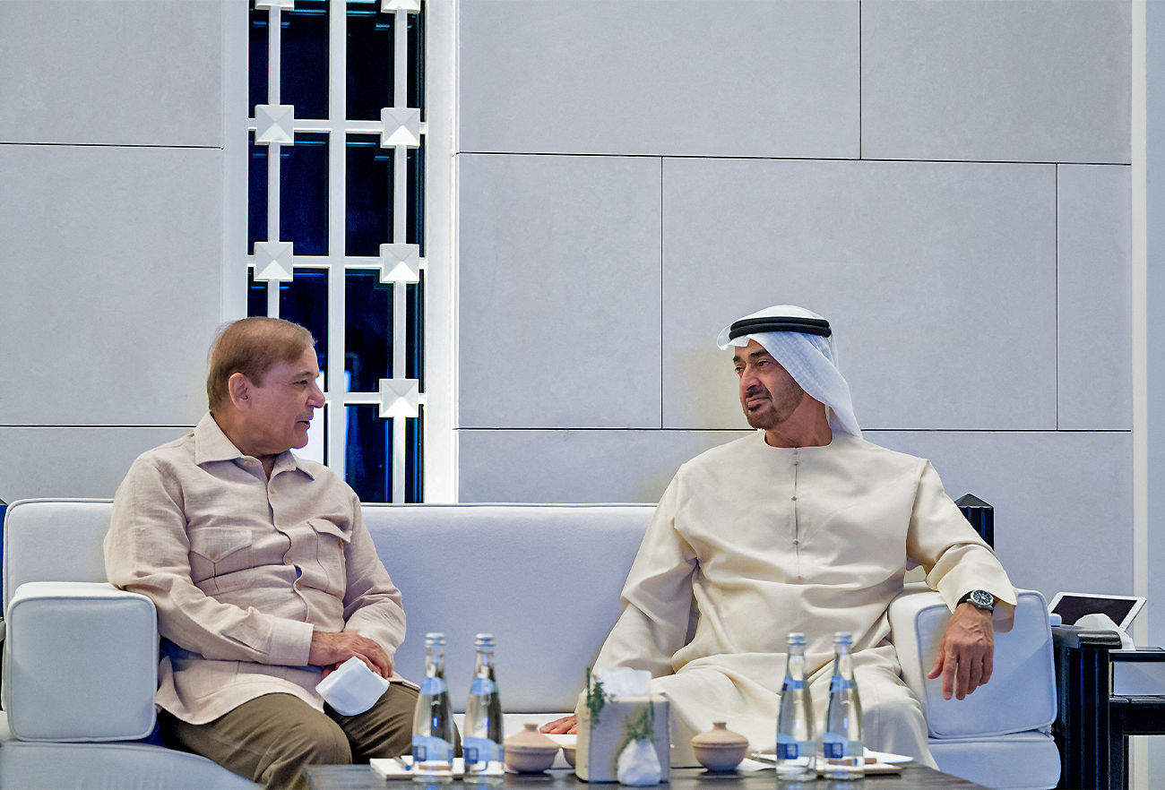 A handout picture released by UAE's Ministry of Presidential Affairs on April 30, 2022, shows president of the United Arab Emirates, Sheikh Mohamed bin Zayed Al Nahyan (R) meeting with Pakistan Prime Minister Shahbaz Sharif in the Gulf emirate. (AFP)