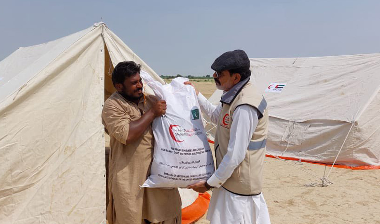 Emirates Red Crescent (ERC) has launched a relief program to provide food and shelter to those affected by recent floods in Pakistan's southwestern Balochistan province. (Twitter/EmiratesERC)