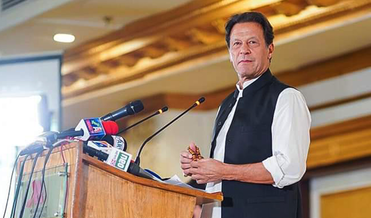 Pakistan Tehreek-e-Insaf chairperson Imran Khan addresses a seminar on freedom of expression in Islamabad on August 18, 2022. (Twitter/WaqasAliJafri)