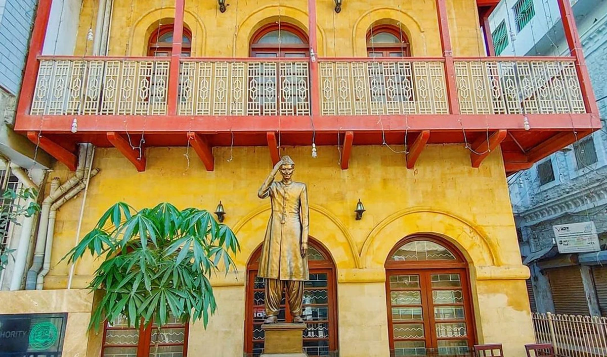 A handout picture, taken on November 13, 2021, shows the statue of Mohammad Ali Jinnah outside Wazir Mansion, the residence of Pakistan's founder in Karachi. (Instagram/sajjadrasheedvlogs)