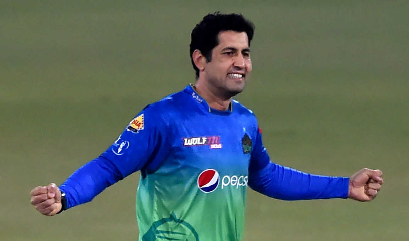 Multan Sultan's Asif Afridi (R) celebrates after taking the wicket of Lahore Qalandars' Fakhar Zaman (L) during the Pakistan Super League final cricket match at the Gaddafi Cricket Stadium in Lahore, Pakistan on February 27, 2022. (AFP/File)