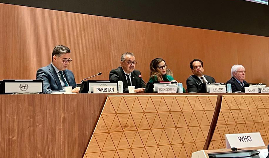 Director General World Health Organization, Tedros Adhanom Ghebreyesus (2nd from L) and Pakistan's Climate Change Miniter Sherry Rehman (C) attend a meeting hosted the United Nations on October 4, 2022. (Twitter/@DrTedros)
