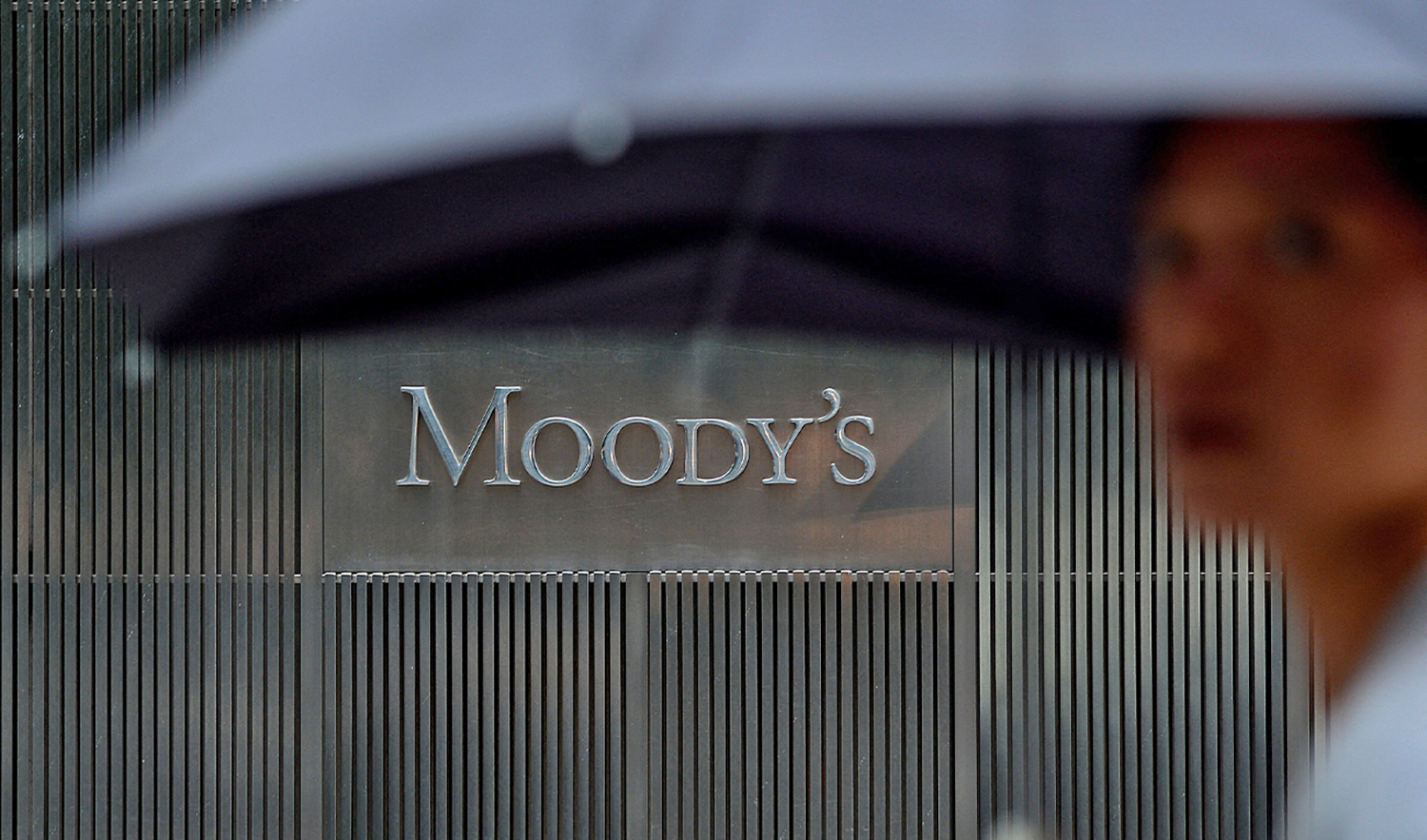 A sign for Moody's rating agency is displayed at the company headquarters in New York, U.S., on September 18, 2012. (AFP)