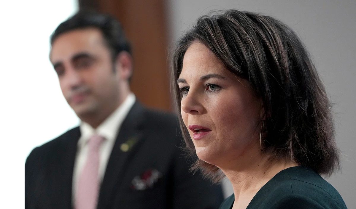 German Foreign Minister Annalena Baerbock, right, and her counterpart from Pakistan, Bilawal Bhutto Zardari address the media after a meeting at the Foreign Ministry in Berlin, Germany, on October 7, 2022. (AP)
