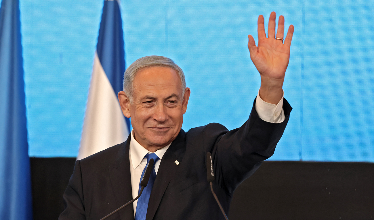 Israel's ex-premier and leader of the Likud party Benjamin Netanyahu addresses supporters at campaign headquarters in Jerusalem early on November 2, 2022, after the end of voting for national elections. (Photo courtesy: AFP)