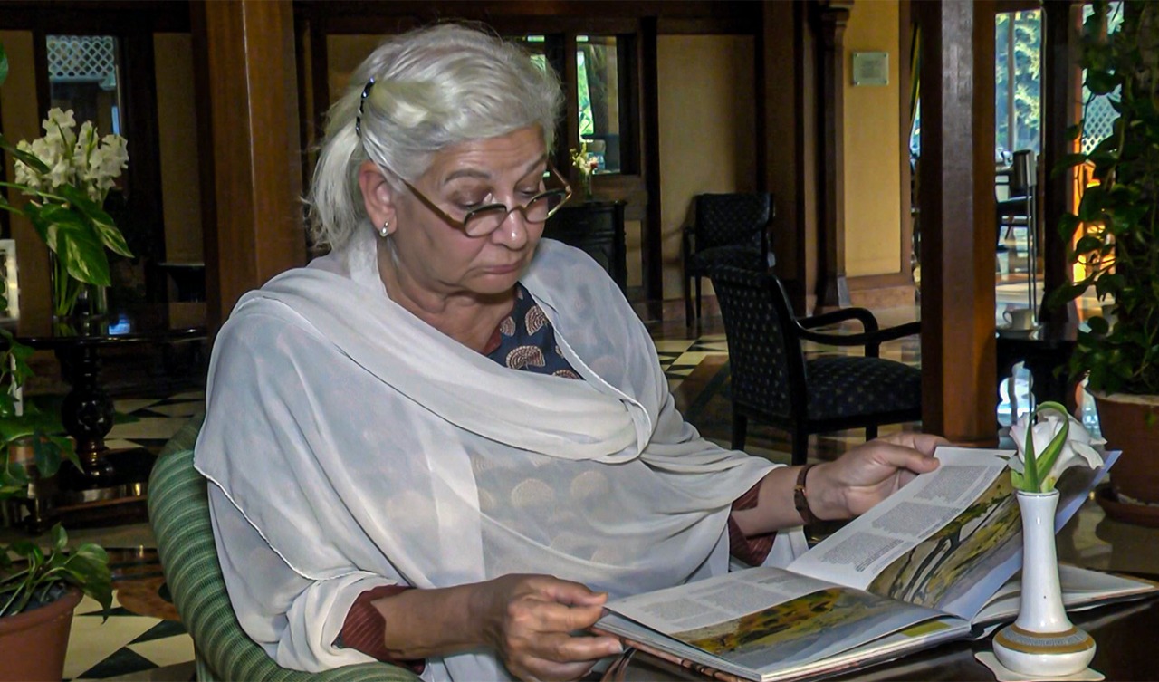 German politician of Pakistani origin Sorya Leonie Lippert reads a book at a local hotel during her visit to Pakistan's southern Karachi city on November 29, 2022. (AN photo)