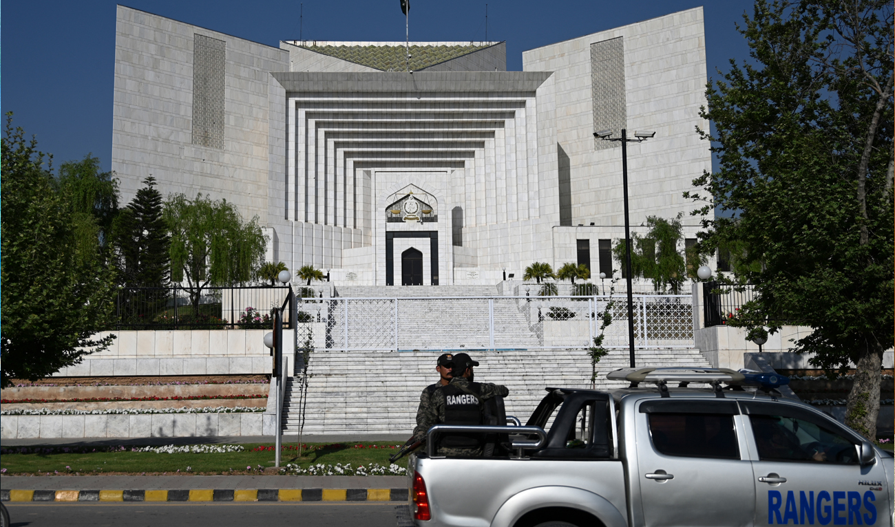 Rangers patrolling a street past Pakistan's Supreme Court in Islamabad on April 5, 2022. (Photo courtesy: AFP/File)