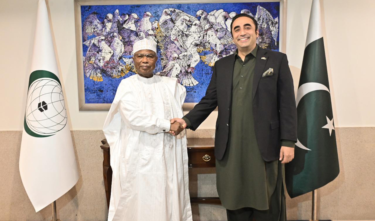 Pakistan's foreign minister Bilawal Bhutto-Zardari, right, welcomes OIC Secretary-General Hissein Brahim Taha at Ministry of Foreign Affairs in Islamabad, Pakistan on December 10, 2022. (Photo courtesy: Ministry of Foreign Affairs)