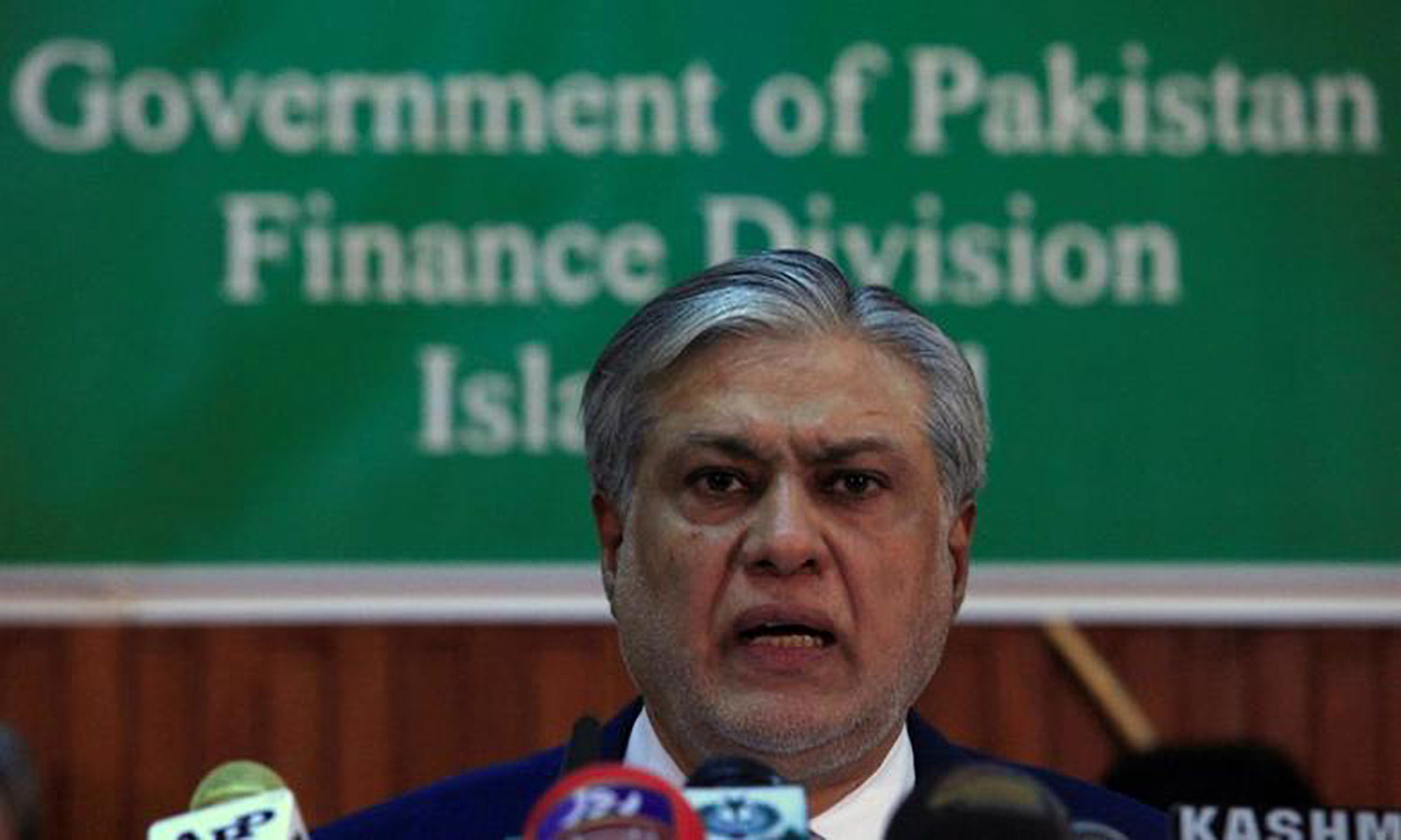 Pakistan's Finance Minister Ishaq Dar speaks during a news conference to announce the economic survey of fiscal year 2016-2017, in Islamabad, Pakistan, on May 25, 2017. (REUTERS/File)