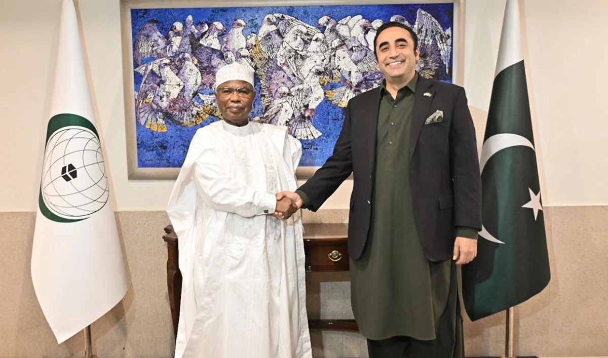 Pakistan's foreign minister Bilawal Bhutto-Zardari, right, welcomes OIC Secretary-General Hissein Brahim Taha at Ministry of Foreign Affairs in Islamabad, Pakistan on December 10, 2022. (Photo courtesy: Ministry of Foreign Affairs)
