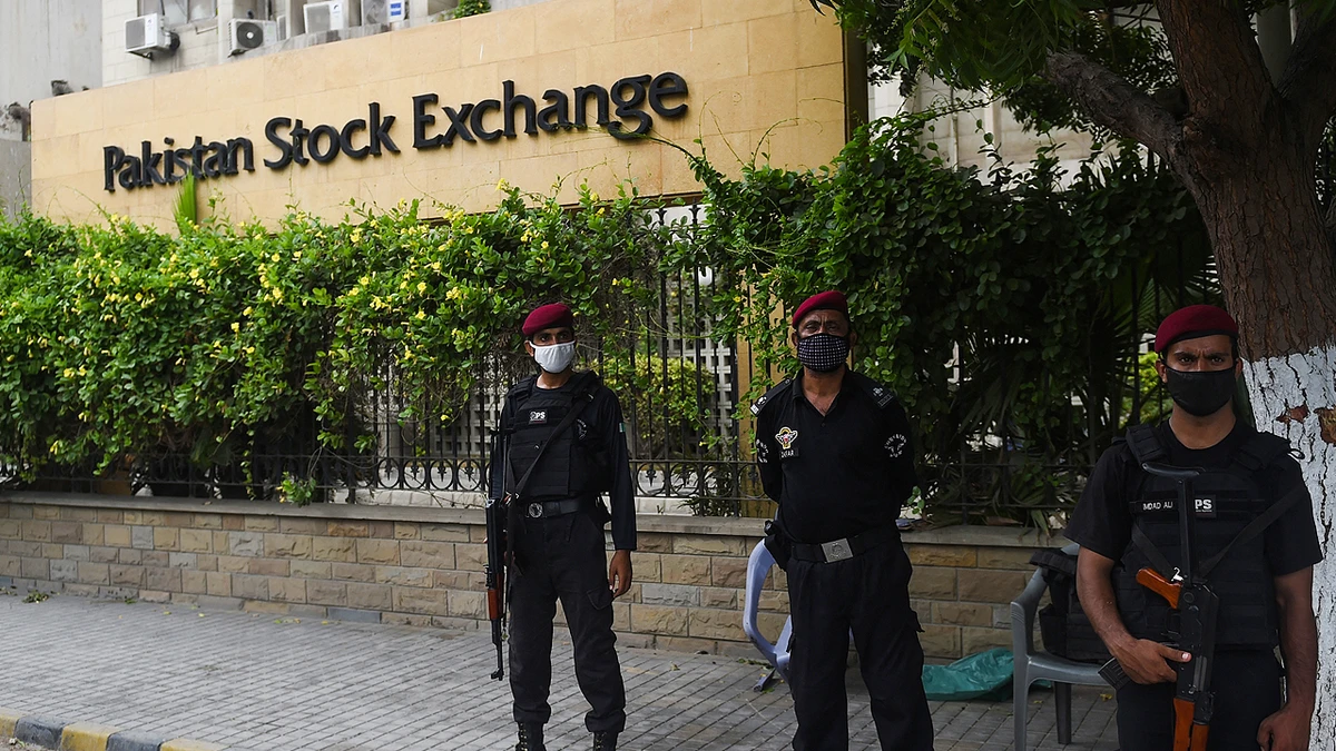 Policemen stand guard in front of the Pakistan Stock Exchange building in Karachi on June 29, 2020. (Photo courtesy: AFP/File)