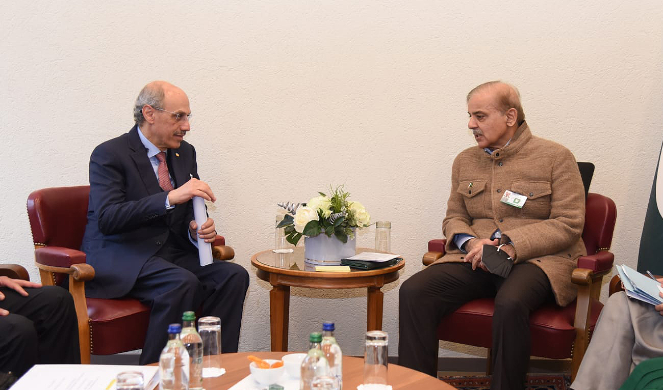 Prime Minister Shehbaz Sharif (left) meets the President of the Islamic Development Bank Dr. Muhammad Al-Jasser (right) on the sidelines of the Resilient Pakistan conference in Geneva, Switzerland on January 9, 2023. (Photo courtesy: Twitter/GovtofPakistan)