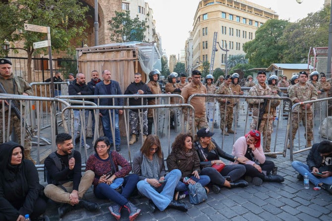 Lebanese protesters gather near a street leading to the parliament building in Beirut on Jan. 20, 2023, in support of independent lawmakers staging a sit-in at until MPs elect a new president. (Photo courtesy: AFP)