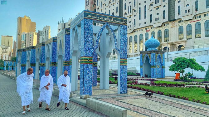 The beautification of Makkah continues with new murals adorning street walls on the way to the Grand Mosque. (SPA photos)