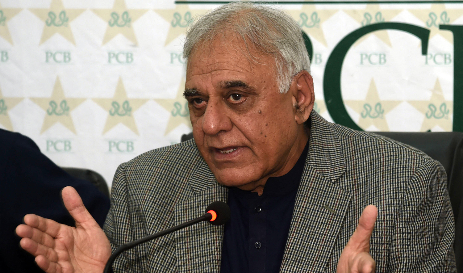 Pakistan Cricket Board chief selector Haroon Rashid gestures as he addresses media representatives during a press conference in Lahore, Pakistan on January 1, 2016. (AFP/File)