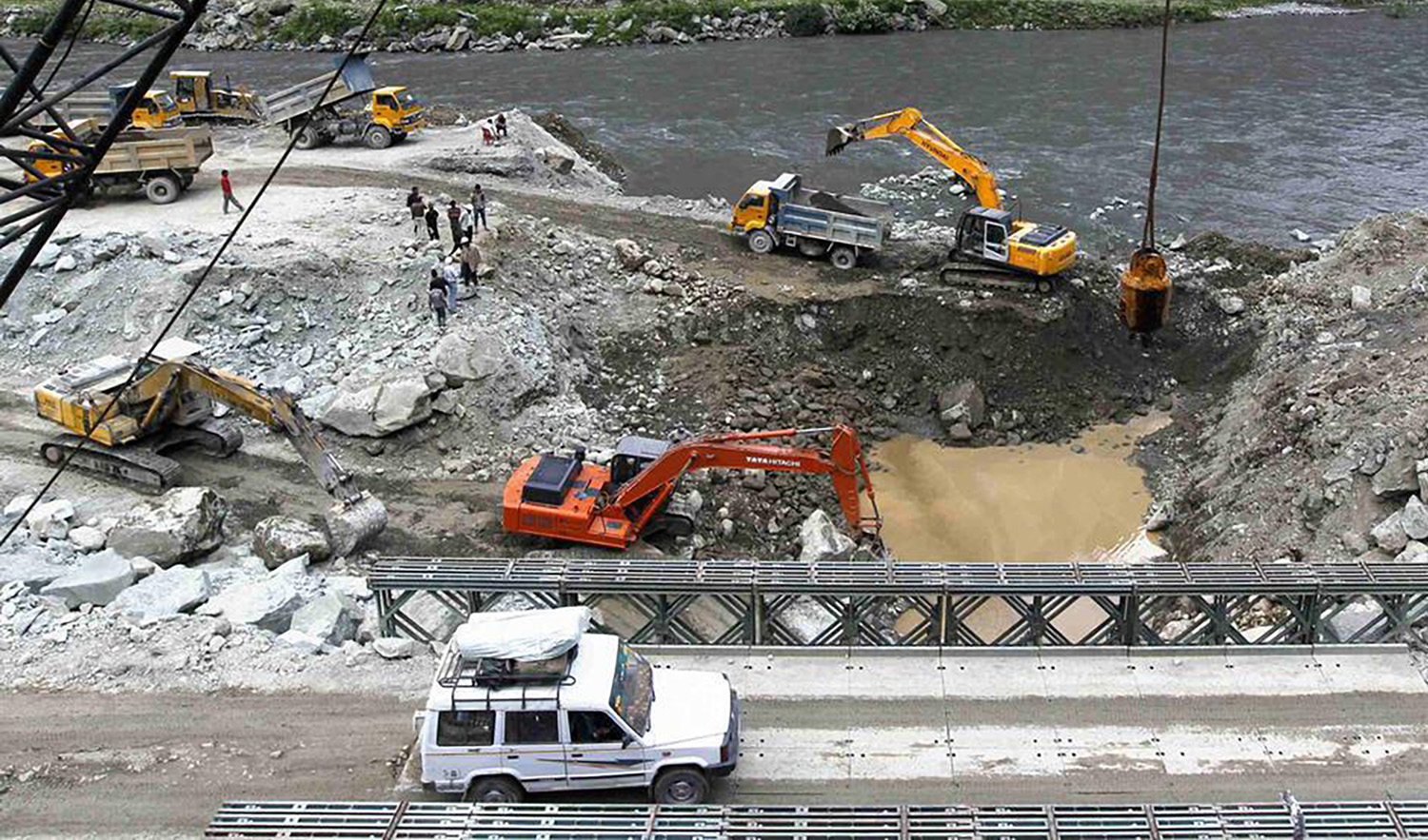 Excavators are being used at the dam site of Kishanganga power project in Gurez, Srinagar, on June 21, 2012. (REUTERS/File)