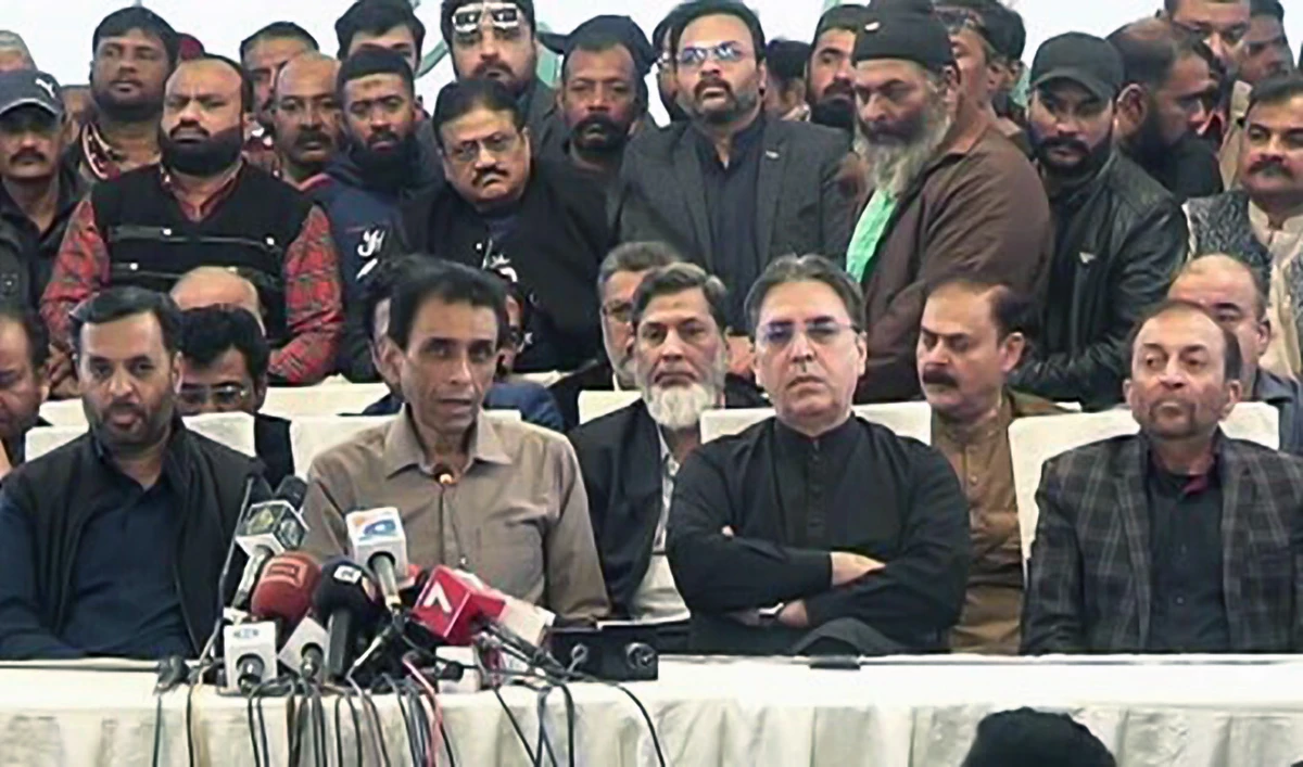 Senior members of splinter groups of the erstwhile Muttahida Qaumi Movement (MQM) party speak during a press conference in Karachi on January 12, 2023. (Photo courtesy: social media)