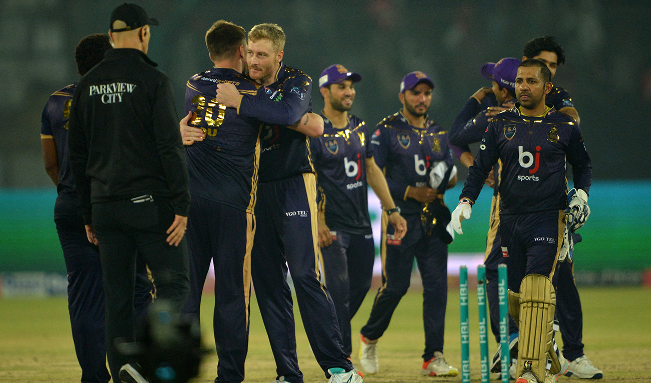 Quetta Gladiators' cricketers celebrate after winning the Pakistan Super League (PSL) T20 cricket match between Karachi Kings and Quetta Gladiators at the National Stadium in Karachi on February 18, 2023. (AFP)