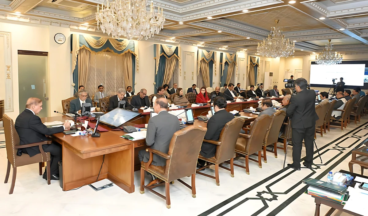 Pakistan Prime Minister Shehbaz Sharif (left) chairs federal cabinet meeting in Islamabad, Pakistan, on February 14, 2023. (Government of Pakistan)