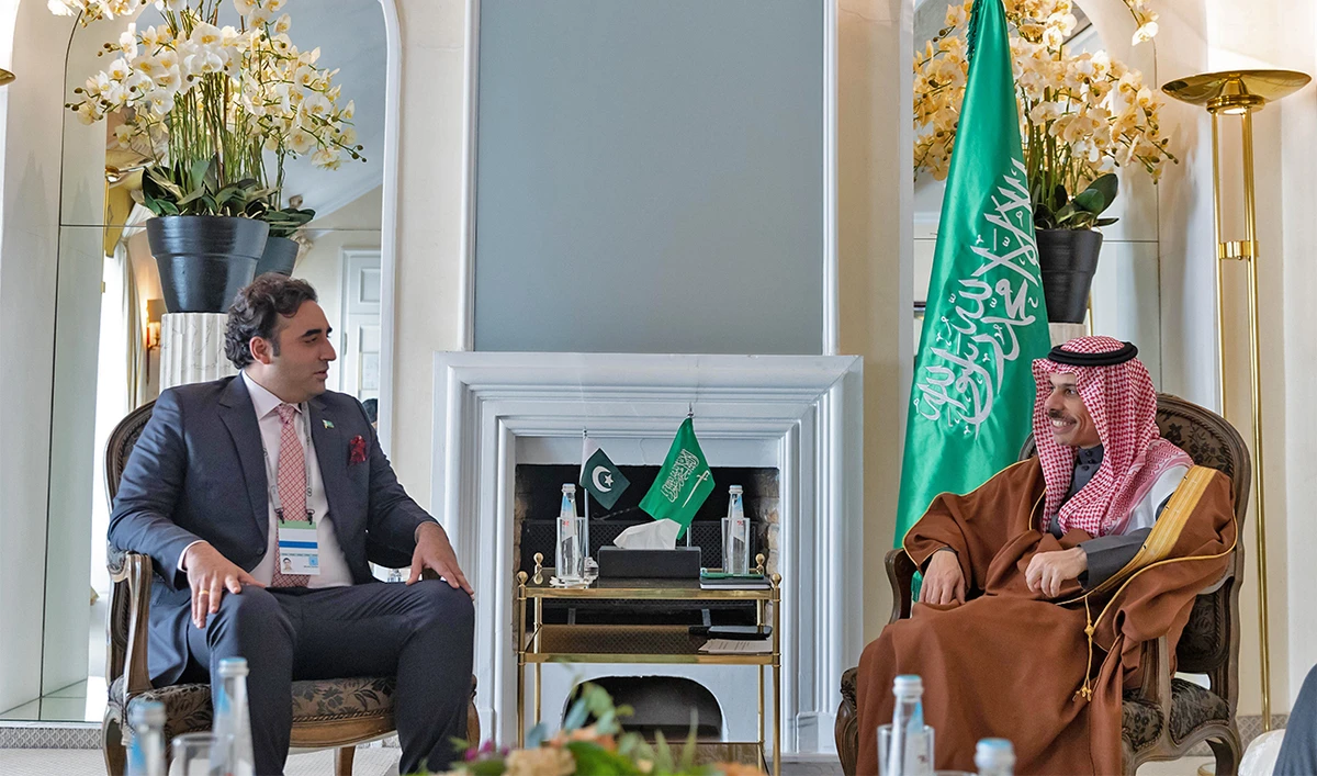 Pakistani Foreign Minister Bilawal Bhutto-Zardari (left) meets his Saudi counterpart Prince Faisal bin Farhan on the sidelines of the Munich Security Conference (MSC) 2023 in Munich, Germany on February 18, 2023. (Photo courtesy: Saudi Press Agency)
