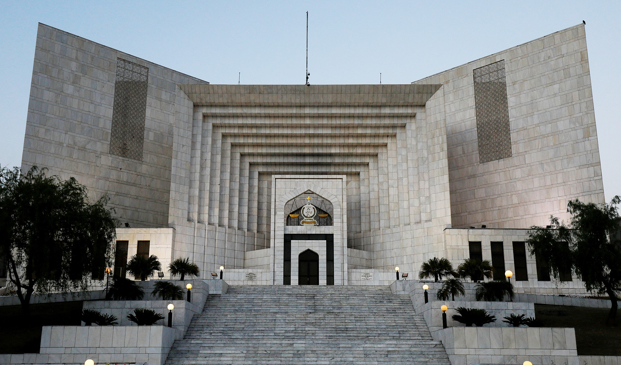 A general view of the Supreme Court of Pakistan building at the evening hours, in Islamabad, Pakistan on April 7, 2022. (REUTERS/File)