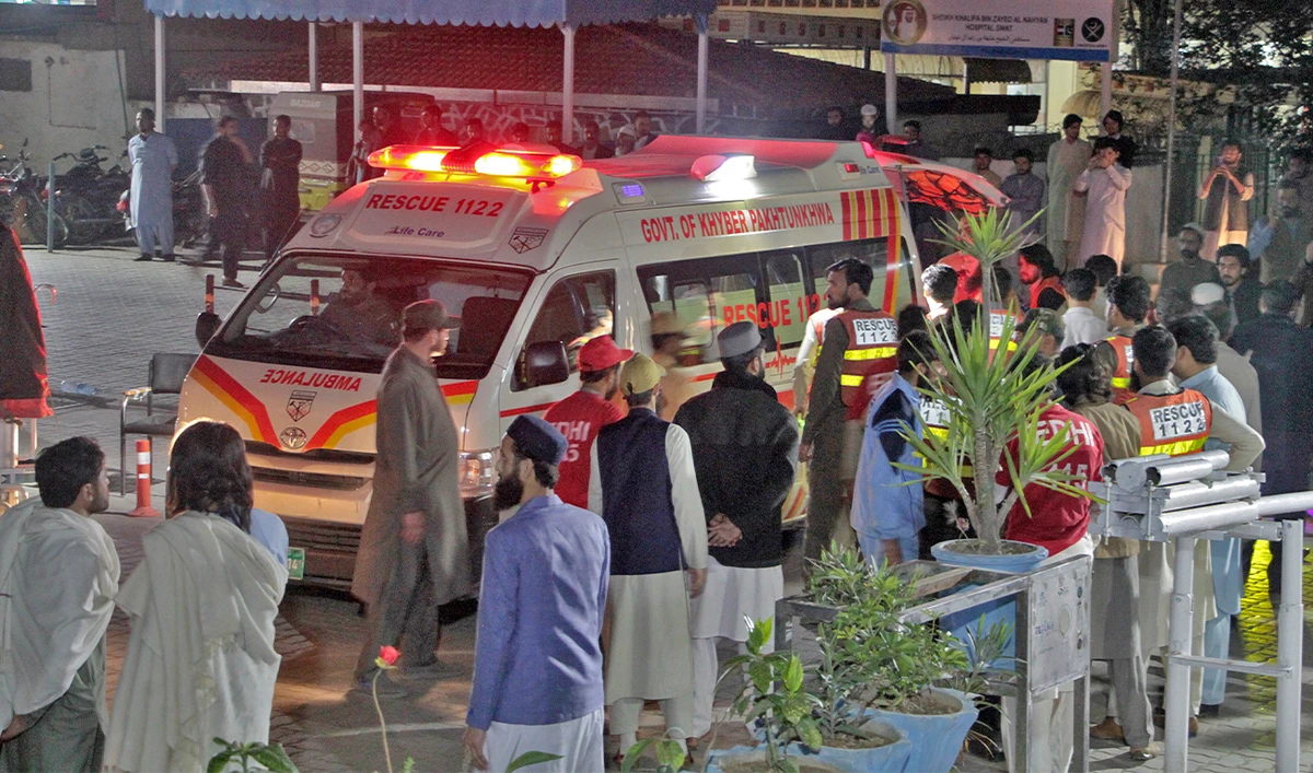 Rescue worker unload earthquake victims from an ambulance at a hospital in Saidu Sharif, a town Pakistan's Swat valley, on March 21, 2023. (AP)