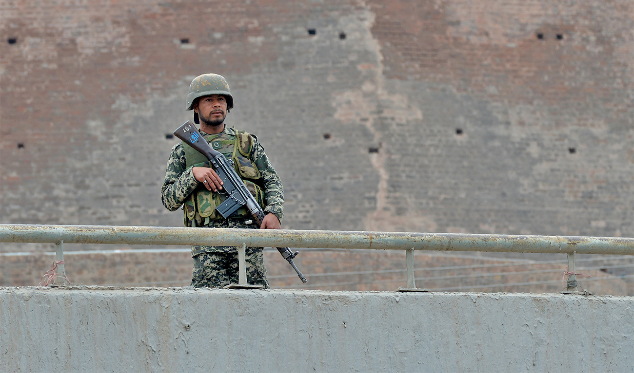 A Pakistani army soldier stands guard near the provincial assembly in Peshawar on March 3, 2018. (AFP/File)