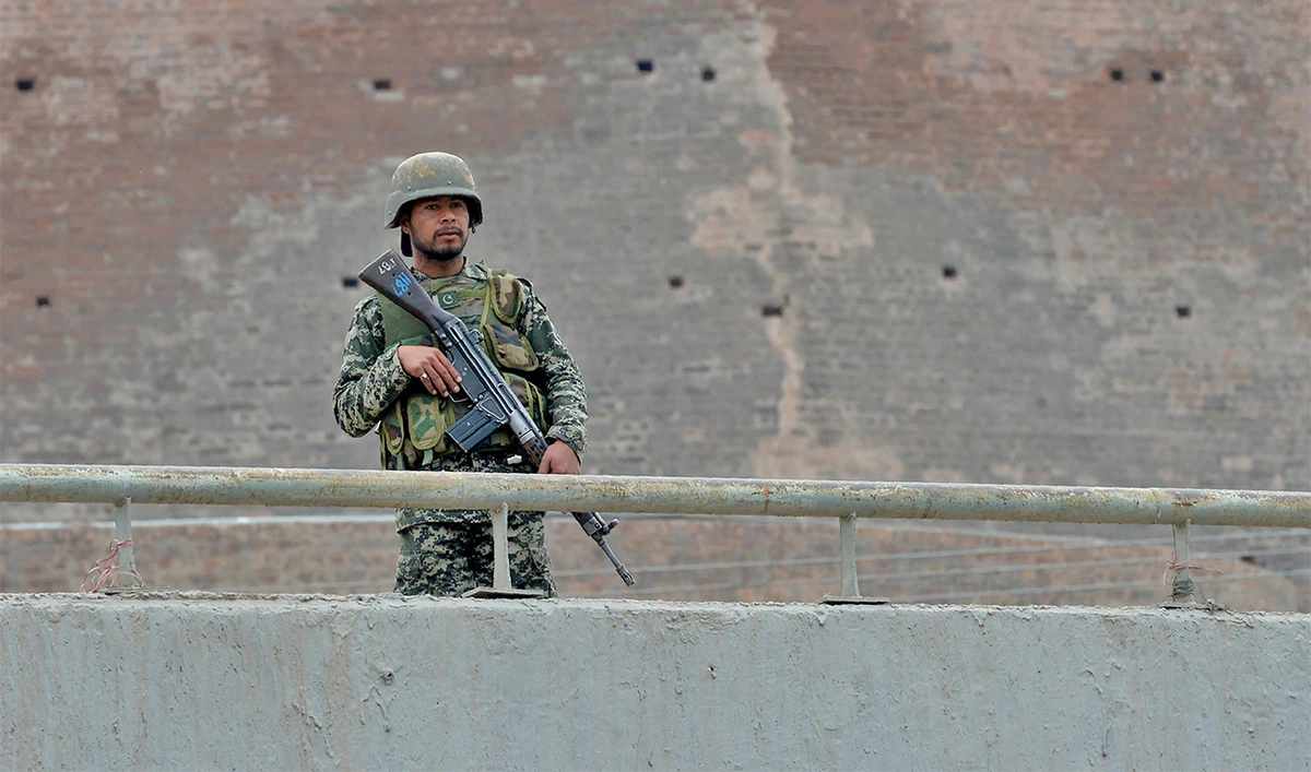 A Pakistani army soldier stands guard near the provincial assembly in Peshawar on March 3, 2018. (AFP/File)