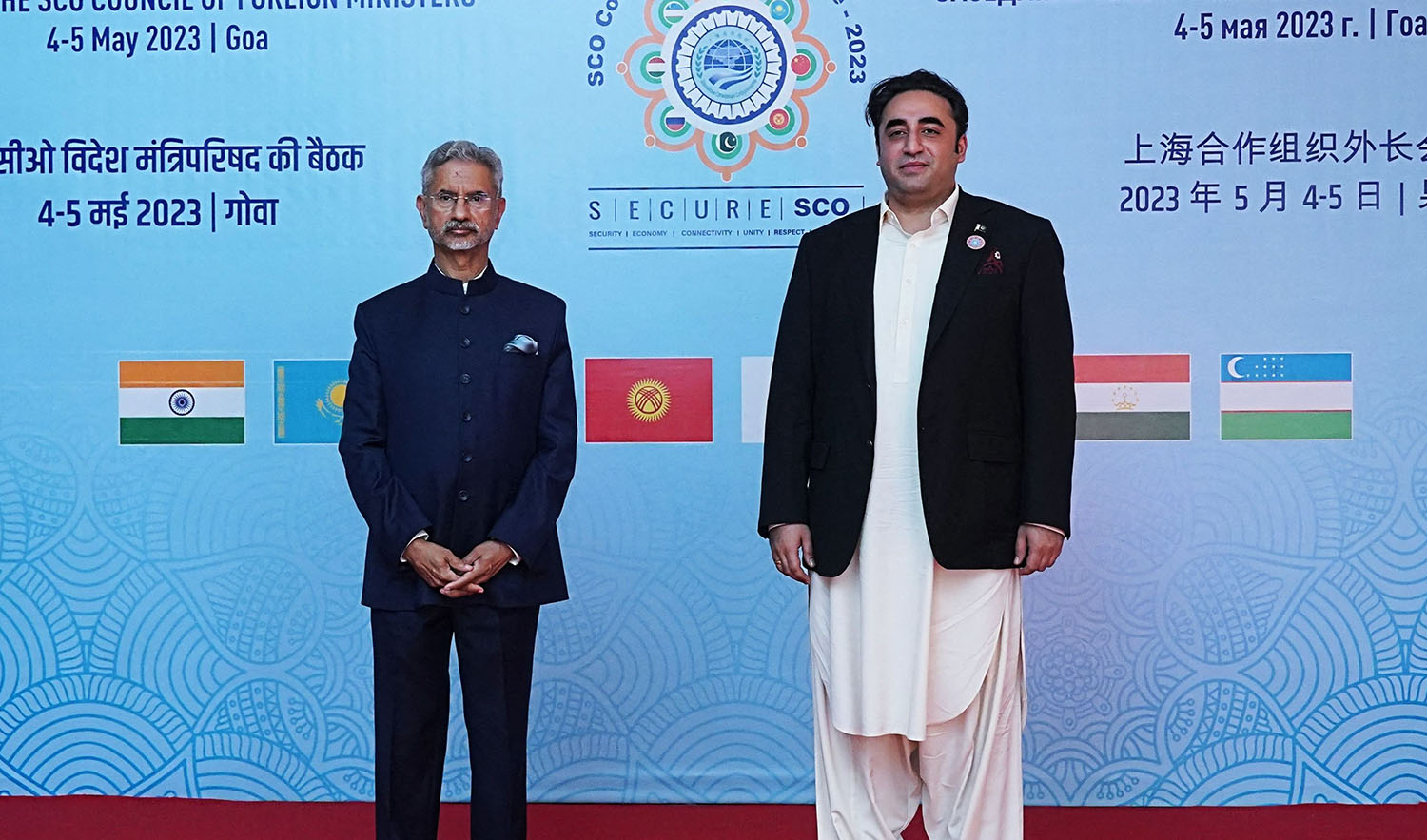 India's Foreign Minister Subrahmanyam Jaishankar, left, welcomes Pakistan's Foreign Minister Bilawal Bhutto Zardari during the Shanghai Cooperation Organization (Indian Ministry of External Affairs via AFP)