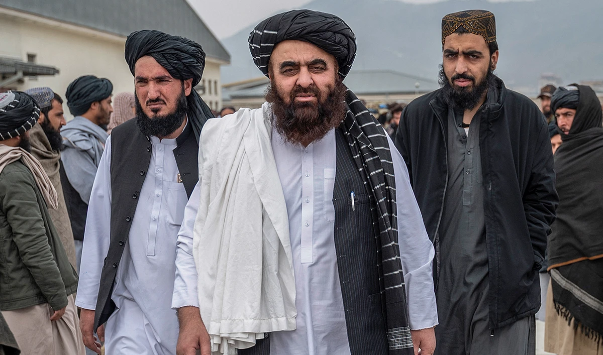 In this picture, taken on February 1, 2023, Minister of Foreign Affairs of Afghanistan, Amir Khan Muttaqi (C) arrives at the interior ministry in Kabul. (Photo courtesy: AFP/File)