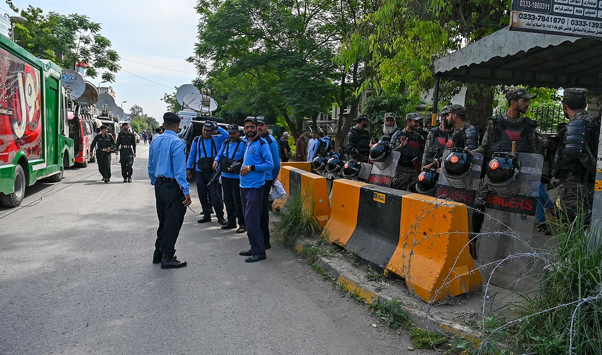 Rangers stand guard at the High Court for the arrival of Pakistan's former Prime Minister Imran Khan in Islamabad on May 12, 2023. (Photo courtesy: AFP)