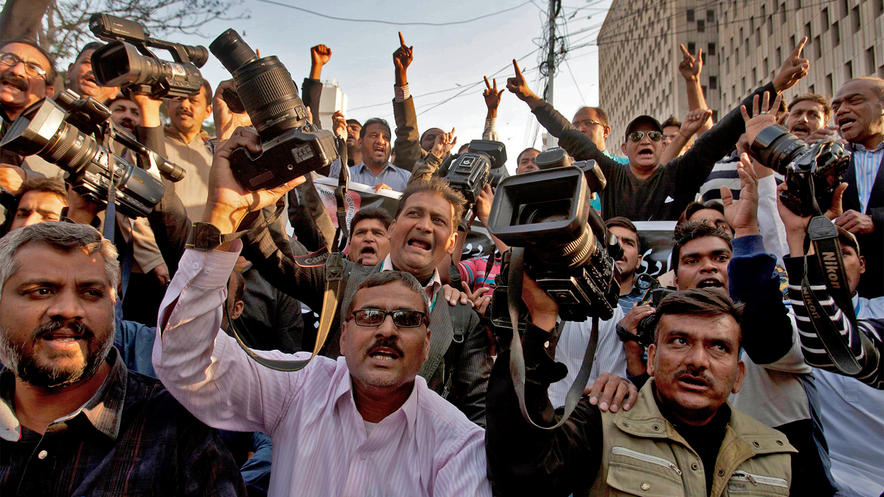 Journalists protest the death of a satellite technician working for SAMAA TV in Karachi, Pakistan, on February 13, 2017. (AP/File)