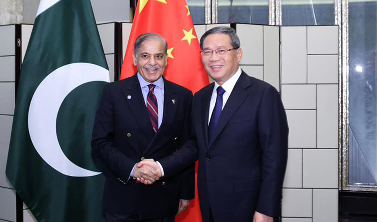 Chinese Premier Li Qiang (right) meets Pakistani Prime Minister Shehbaz Sharif on June 23, 2023, in Paris, France. (Photo courtesy: @PakPMO/Twitter)