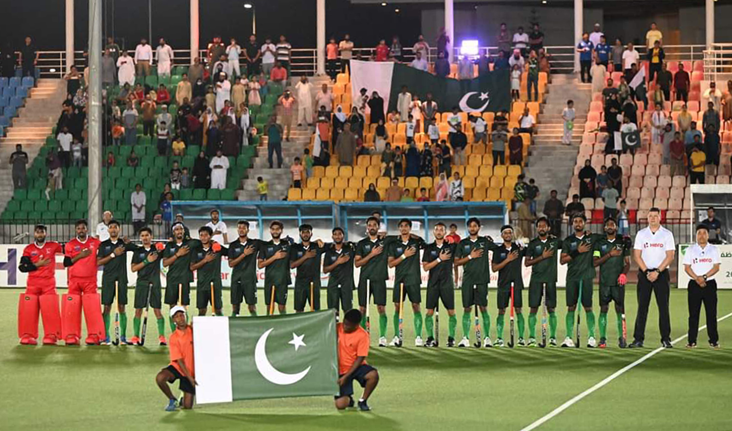 Pakistani hockey players lined up for national anthem ahead of their match against malaysia on June 1, 2023. (Photo courtesy: @PHFOfficial/Twitter)