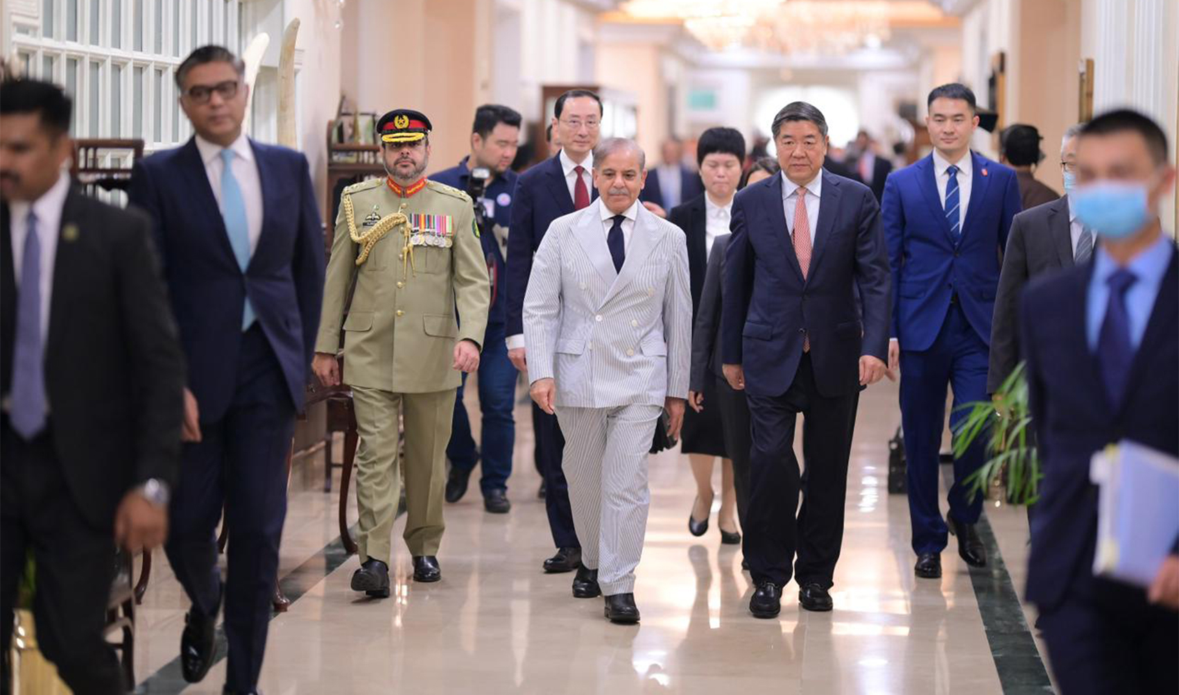 Pakistan Prime Minister Shehbaz Sharif (center) receives Chinese Vice-Premier He Lifeng (first right) upon his arrival at the former's office in Islamabad, Pakistan, on July 31, 2023. (Government of Pakistan)