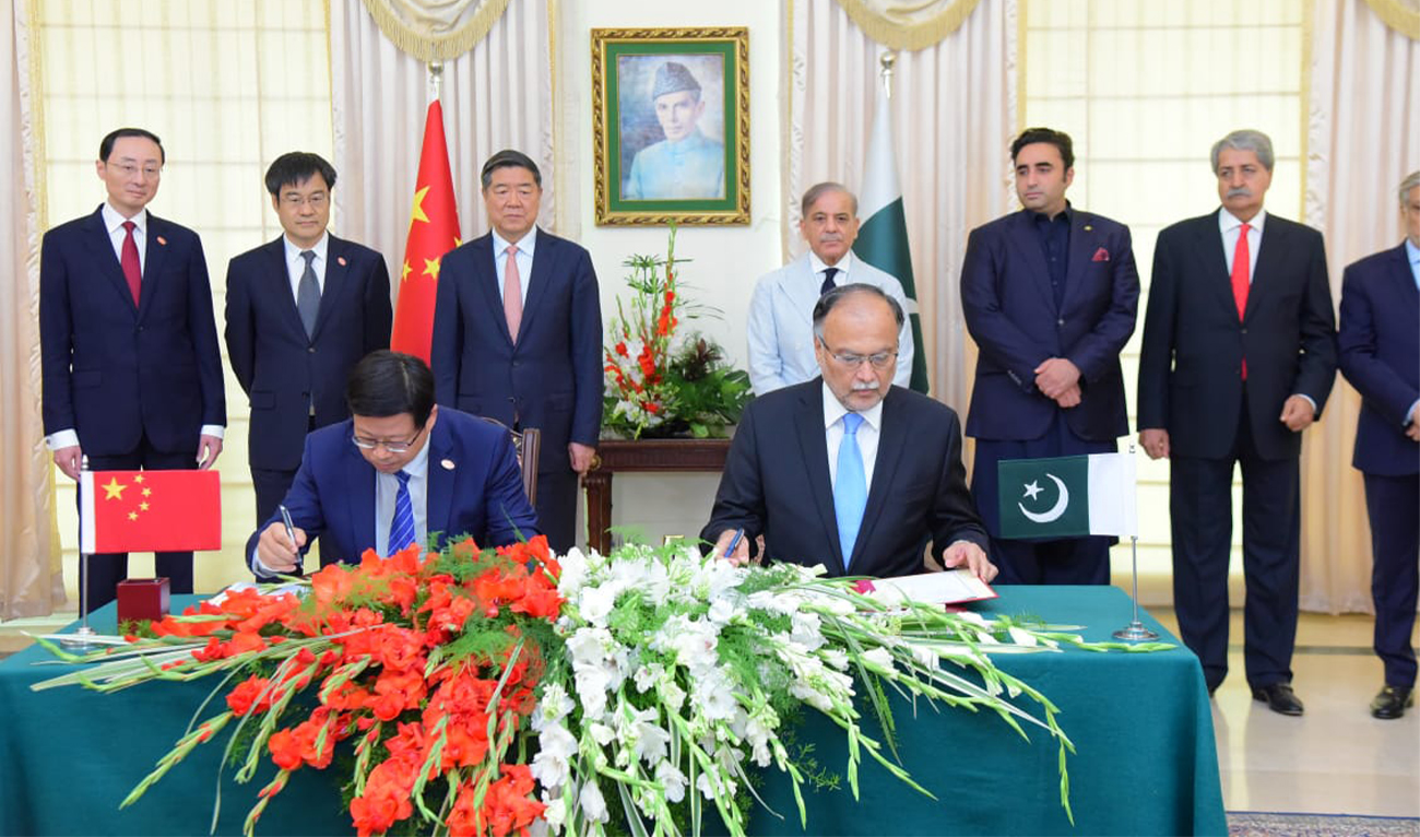 Pakistan Prime Minister Shehbaz Sharif and Chinese Vice-Premier He Lifeng witness signing of multiple agreement between Pakistan and China in Islamabad, Pakistan, on July 31, 2023. (Government of Pakistan)