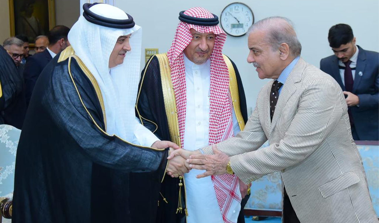 Pakistan Prime Minister Shehbaz Sharif (right) meets Saudi Arabia’s vice-minister of foreign affairs, Eng. Waleed bin Abdulkarim Al-Khuraiji (center) and Saudi Ambassador to Islamabad, Nawaf bin Said Al-Malki (left) in Islamabad, Pakistan, on August 8, 2023. (Pakistan Government)