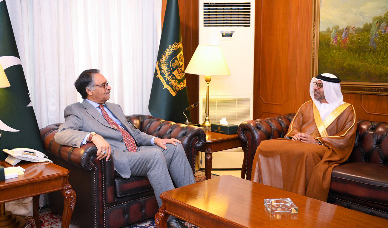 Pakistan's interim foreign minister, Jalil Abbas Jilani (left), meets the ambassador of the United Arab Emirates, Hamad Obaid Alzaabi, at the Foreign Ministry in Islamabad on August 23, 2023. (Photo courtesy: MOFA)